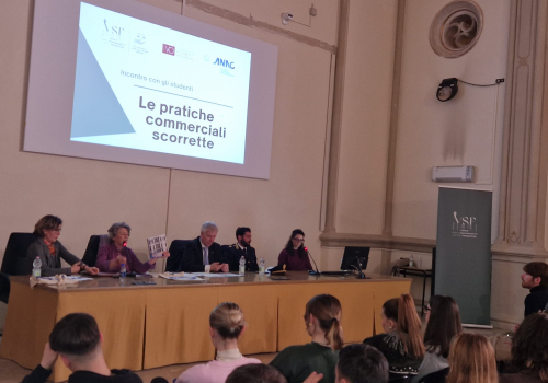 VSF all’incontro con gli studenti sulle pratiche commerciali scorrette per la prima uscita dell’area Cultura della legalità
