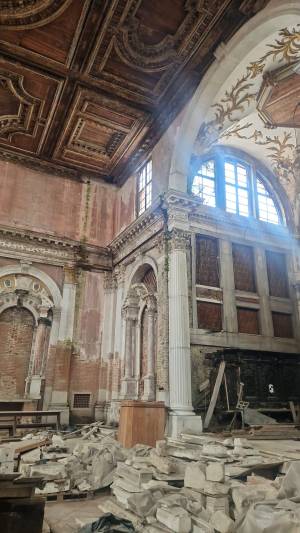 iuav-venezia-chiesa-terese-interno-affreschi-cantiere-restauro-2026